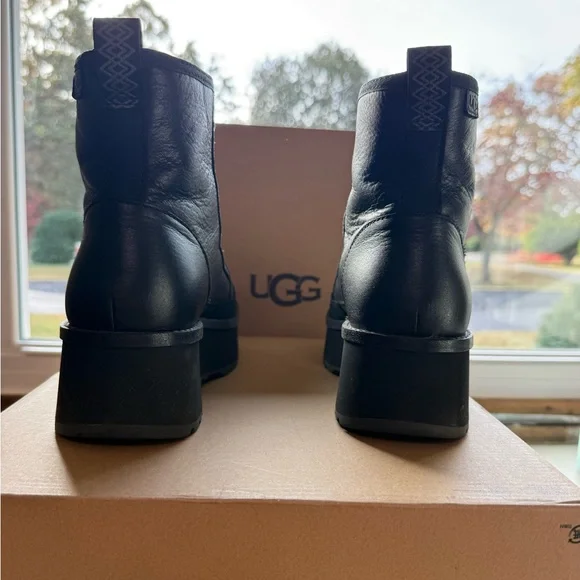 UGG Cityfunc Zip Water-Resistant
Platform Bootie - Picture 10 of 11